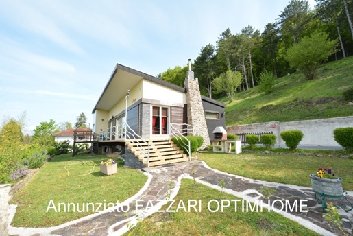 Single-Storey detached house of 140 m² of living space with land of 4580 m², near Belgium and Luxemb