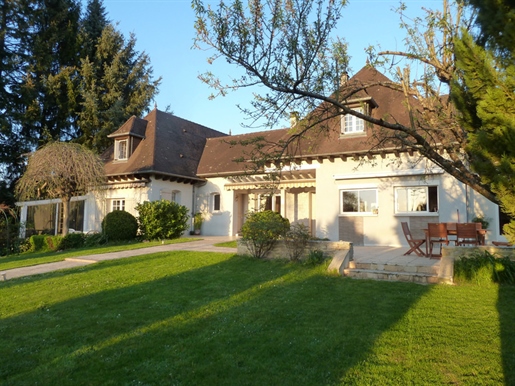 Corrèze , In de buurt van Brive la Gaillarde , Prachtige villa met 7 slaapkamers , Ideale activitei