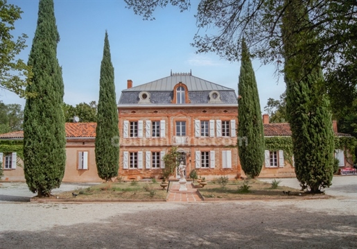 Toulouse Südosten - Renoviertes Schloss aus dem 18. Jahrhundert - 680 m² - Park 14000 m² - Ruhig - 