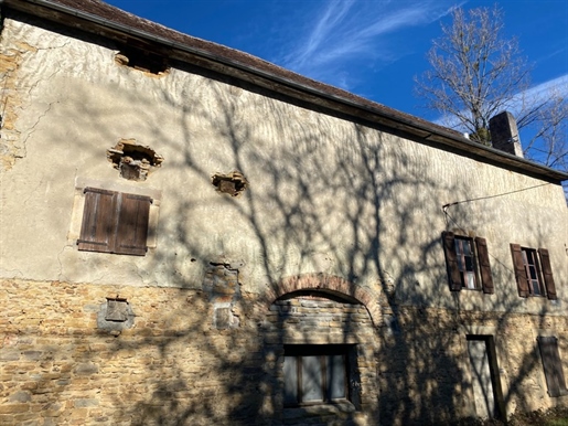 Building to restore in Salies-de-Béarn