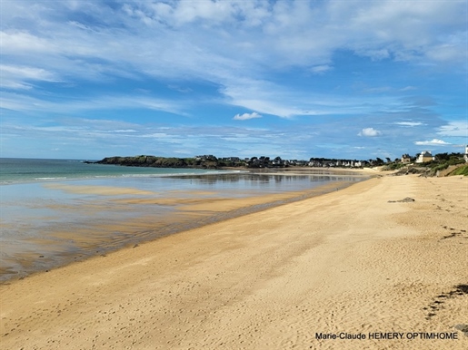 Saint Malo center: The sea at your feet and before your eyes suits you so well! Stone house, full of