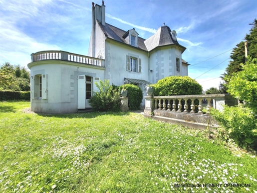 Dinard, Prieuré beach within walking distance, pretty family house of 226 m² and 8 bedrooms nestled