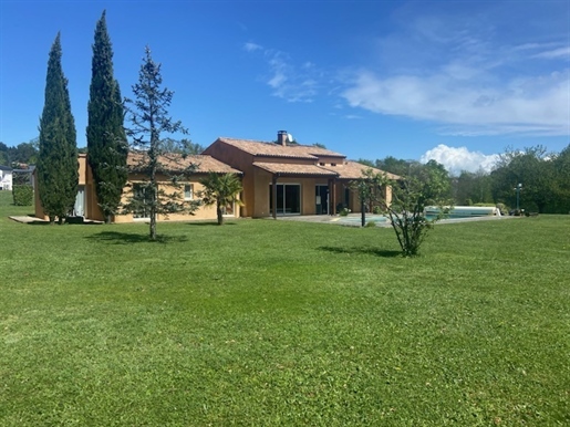Bergerac nestled in the heart of the vineyard 4 bedroom villa with swimming pool garage on 5000M² c