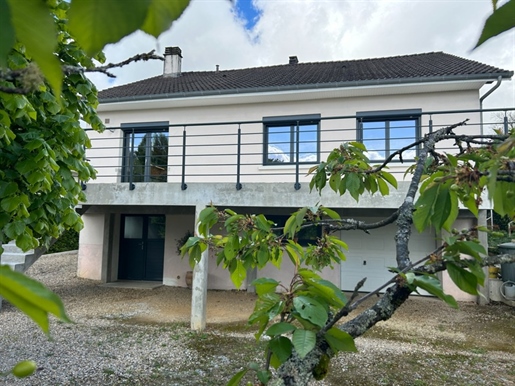 Very nice house on full basement of 134m2 of living space with 4 bedrooms on land of 980m2
