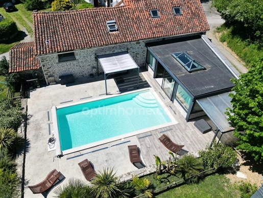 Charming house with 4 bedrooms on a plot of 1357m2 with swimming pool