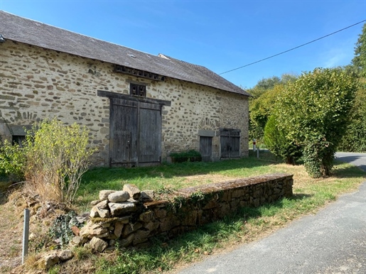 Exclusively ! Barn + outbuildings + on land of 3588 m2 €29,000