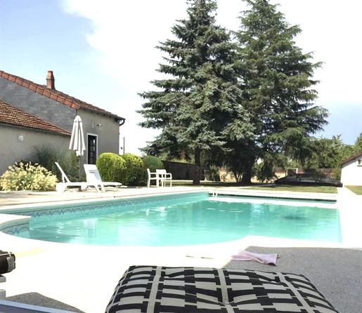 Exclusively ! Beautiful property, with swimming pool, on 1363m² of land €247,000