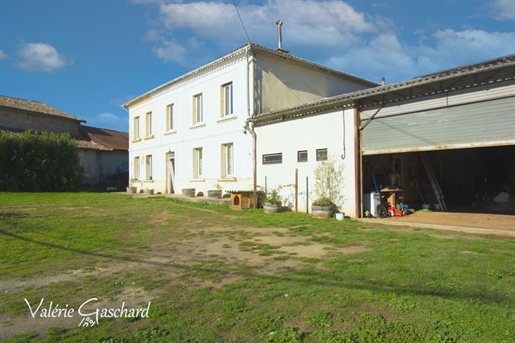 5Mn St seurin sur l'isle House 265 m² + large outbuilding and solar panels
