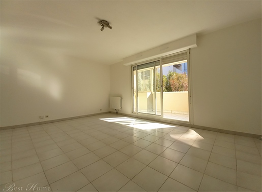 Exclusivity Best Home, P3 with terrace and parking for sale center Nimes
