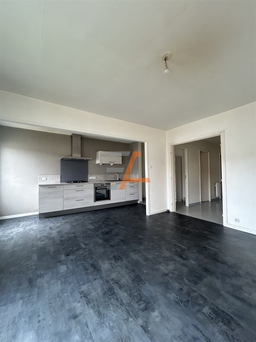 'To be seized! Charming type 3 apartment, completely renovated, on the 2nd and last floor.