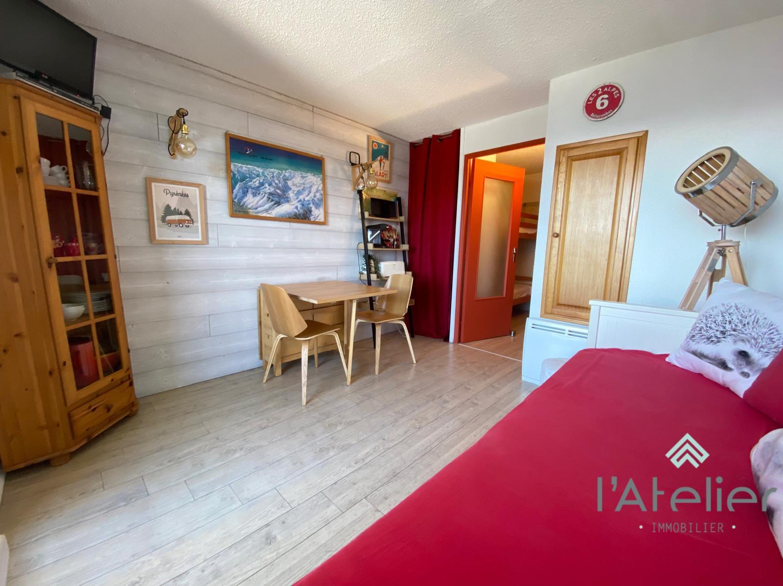 'Escape' studio cabin at the foot of the slopes