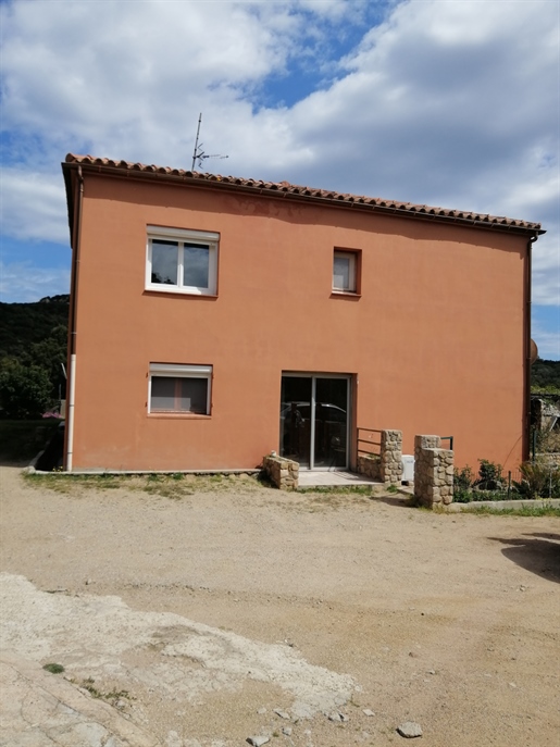 Maison 3 appartements sur deux niveaux à Lecci