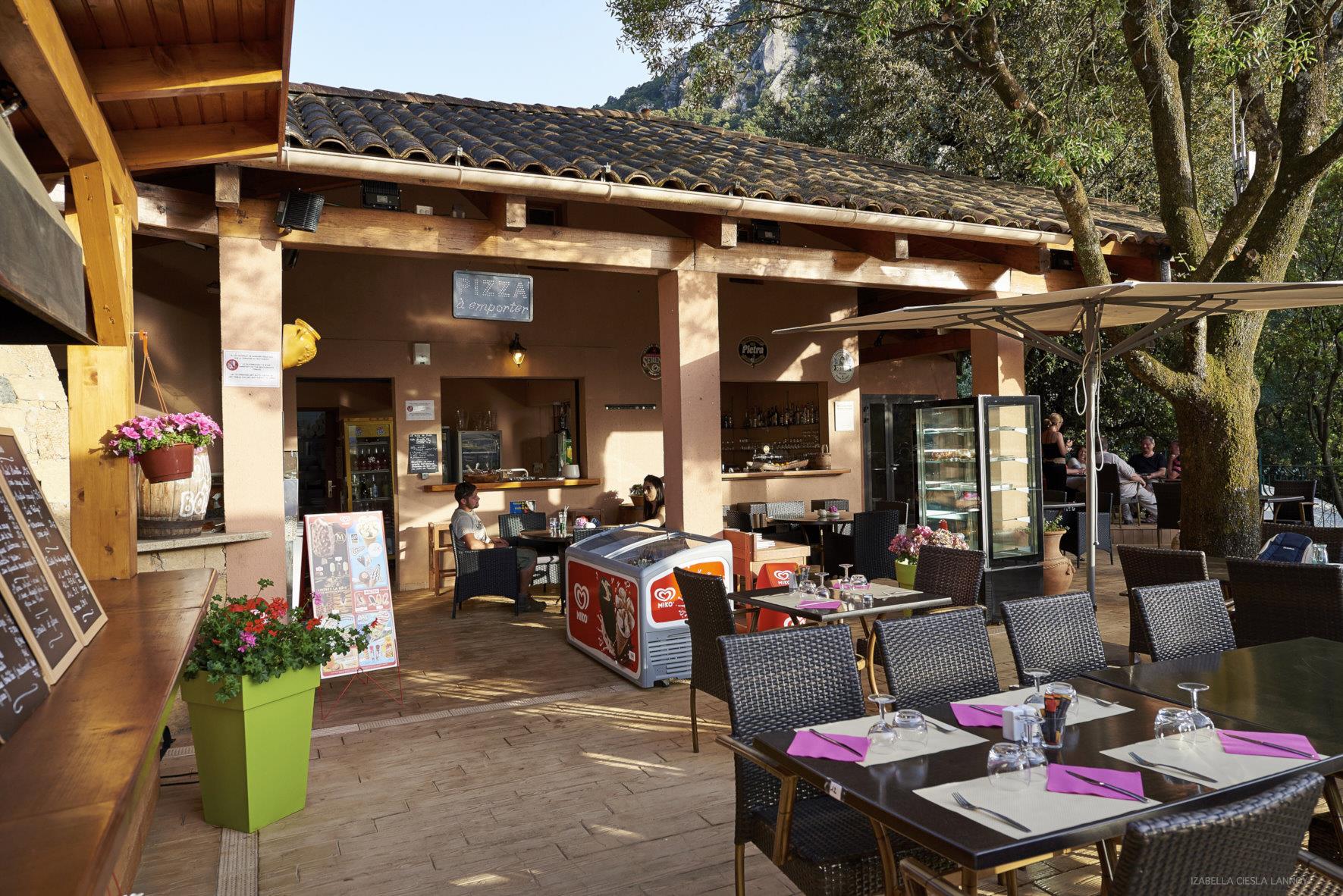 Walls and Funds, Open Air Hotel Corsica West Coast