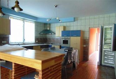 Duplex te koop 6 kamers 5 badkamers in Alba Iulia Micesti wit gebied