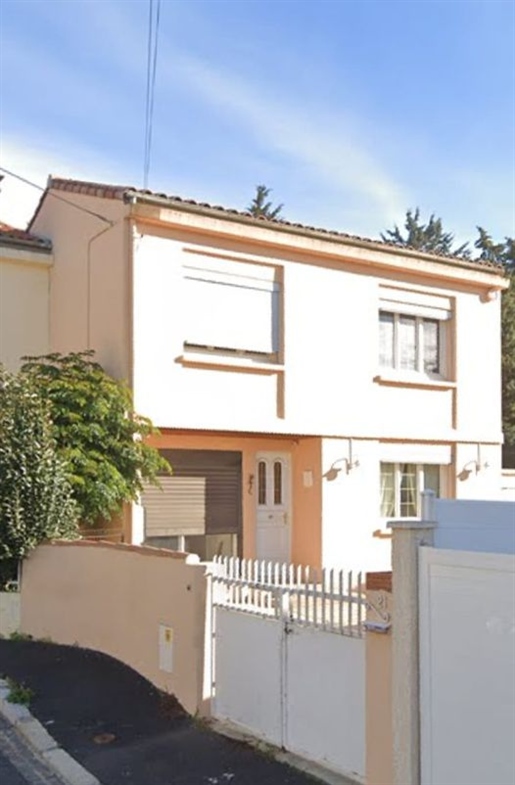 Béziers, T5 villa on three sides, garden, garage