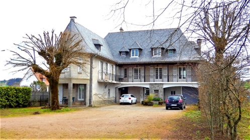 Dpt Cantal (15), à vendre Arpajon Sur Cere maison P9 de 324 m² - Terrain de 6 088,00 m²