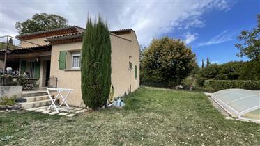 Provençal house in Castellet in Luberon