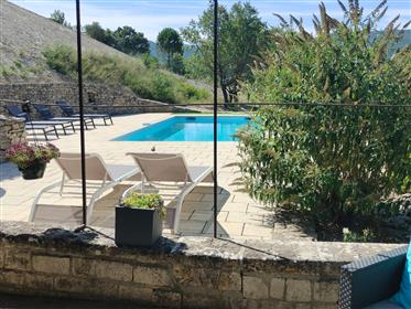 Property in the heart of the Luberon in Apt