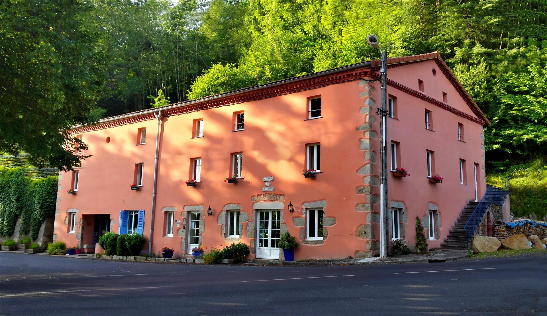 Spa Hotel próspero con amplio apartamento para propietarios