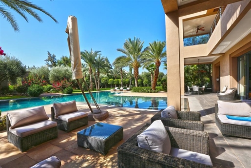 Sale luxury villa in Marrakech Center