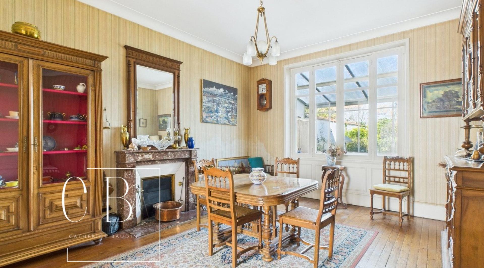 Purchase: Luxury property (17000)