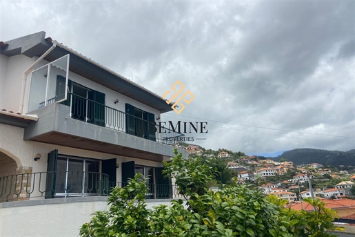 Abitazione 5 Vani +1 Vendita in Monte,Funchal