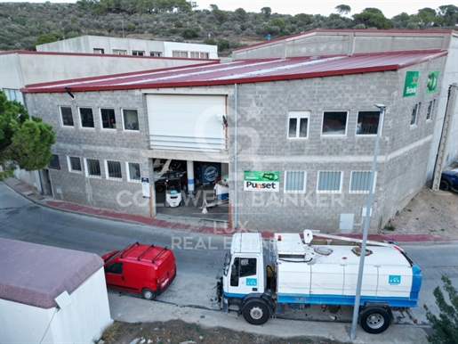 Warehouse for sale in the Industrial Zone of Cadaqués
