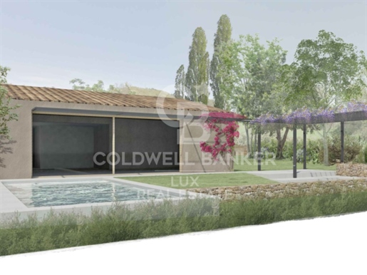 Luxury villa with pool and garden in project in Vulpellac