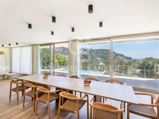 For sale, recently built luxury villa with unobstructed views in Aiguablava, Begur