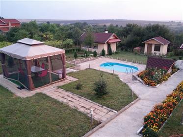 בית prodavam עם חצר בבולגריה