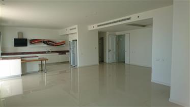 Newly designed and beautiful apartment, spacious, bright!!!