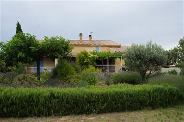 Provençalsk Villa på stor tomt