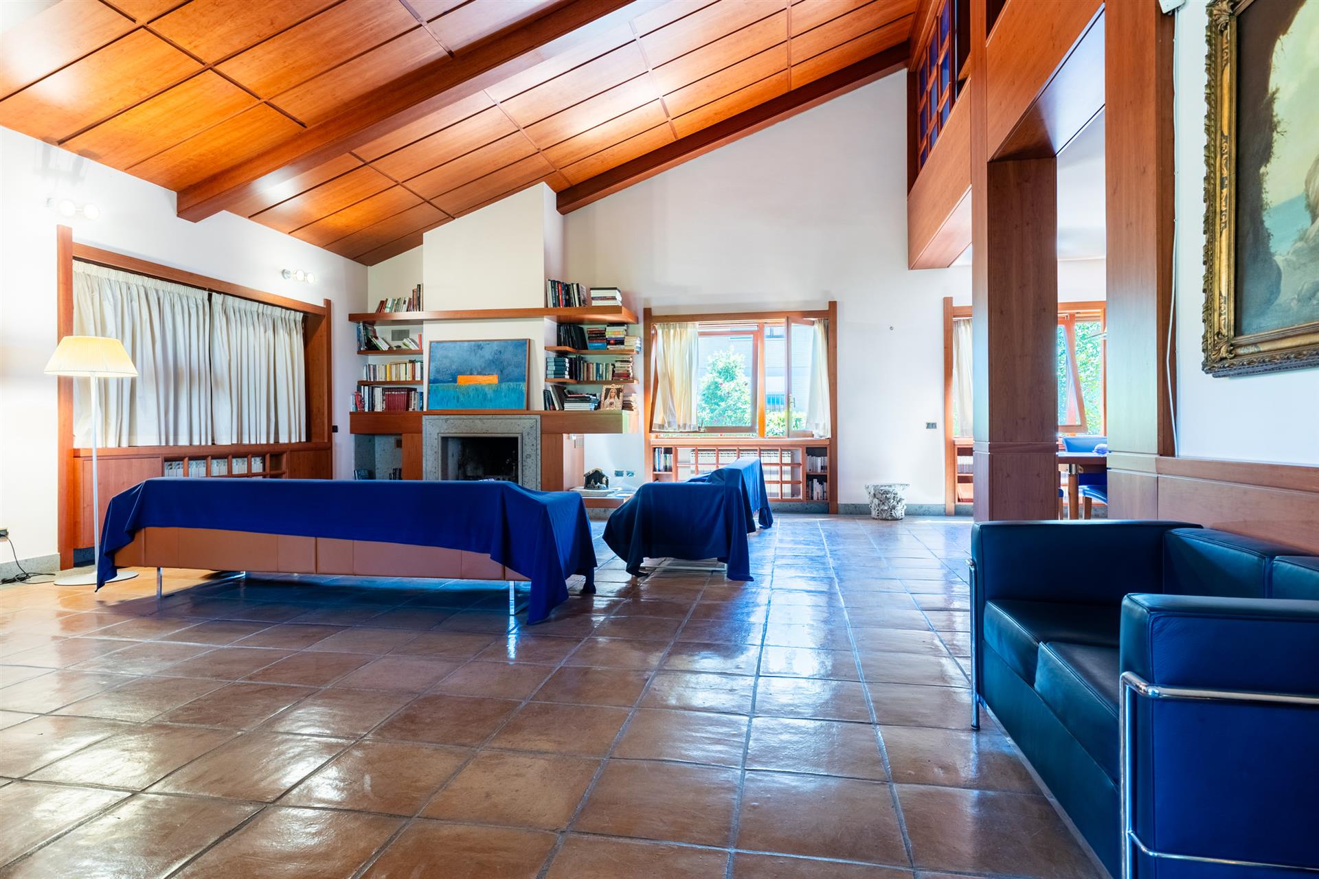 Grottaferrata – Prestigious Detached Villa with Spacious Garden