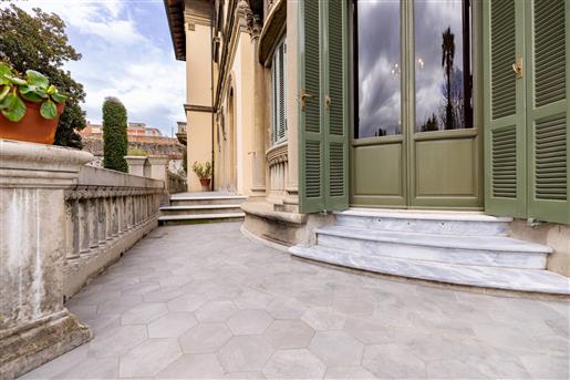 Luxurious Historic Villa With Arno River View And Panoramic Tower