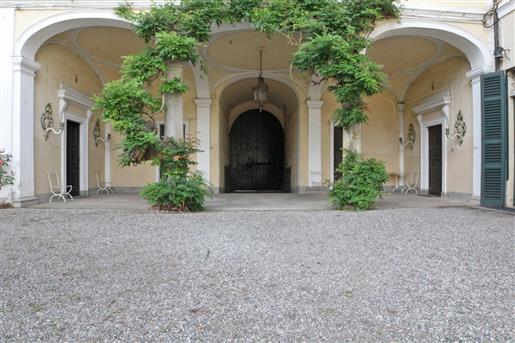 Charmant palais historique à Sizzano