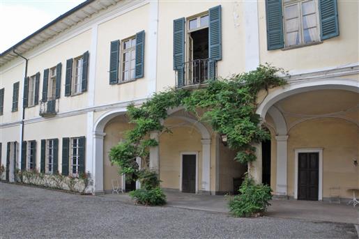 Charmanter historischer Palast in Sizzano