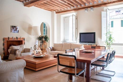 2 bedroom luxury Apartment for sale in Lucca, Tuscany -