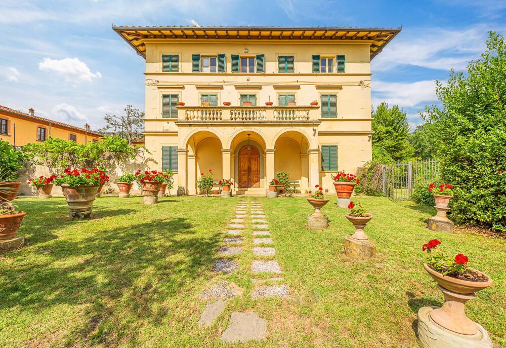 Luxury historic residence a few kilometers from Florence