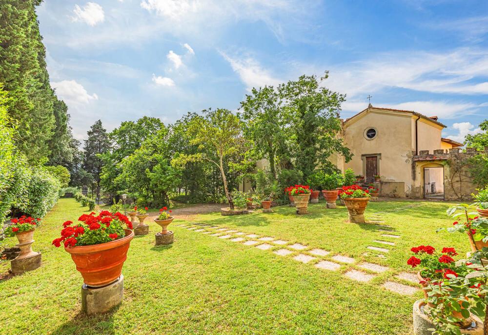 Luxury historic residence a few kilometers from Florence