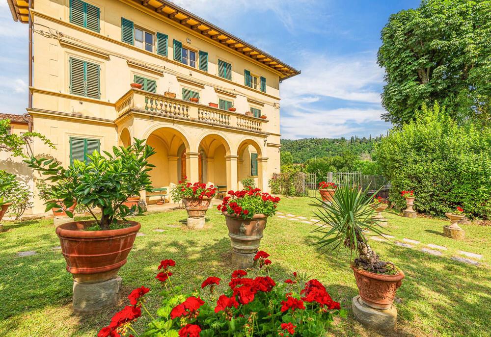 Luxury historic residence a few kilometers from Florence