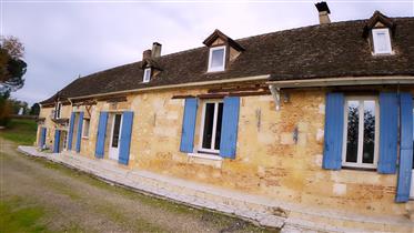 Casa in pietra con cottage e camere per gli ospiti