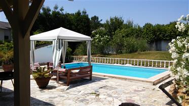 T4 Villa with beautiful pool in quiet mountain and forest area