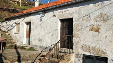 Casa tradicional ubicada en el Minho no norte de Portugal 