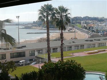 Apartamento T3 em Condominio com Jardim e piscina frente á praia