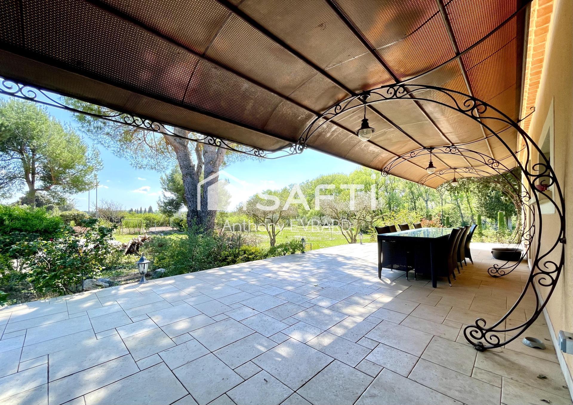 Purchase: Luxury property (84700)