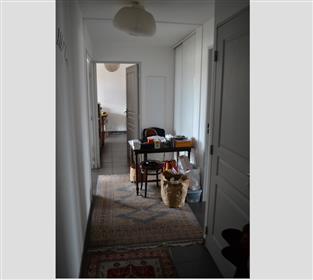 Avignon : Appartement 4° étage +Terrasse Sud