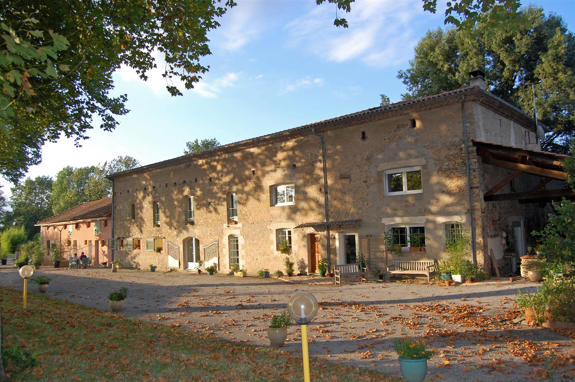 Adorável Personagem Família Stone Farm-House & Three Holiday Houses (gites) com Piscina Aquecida em