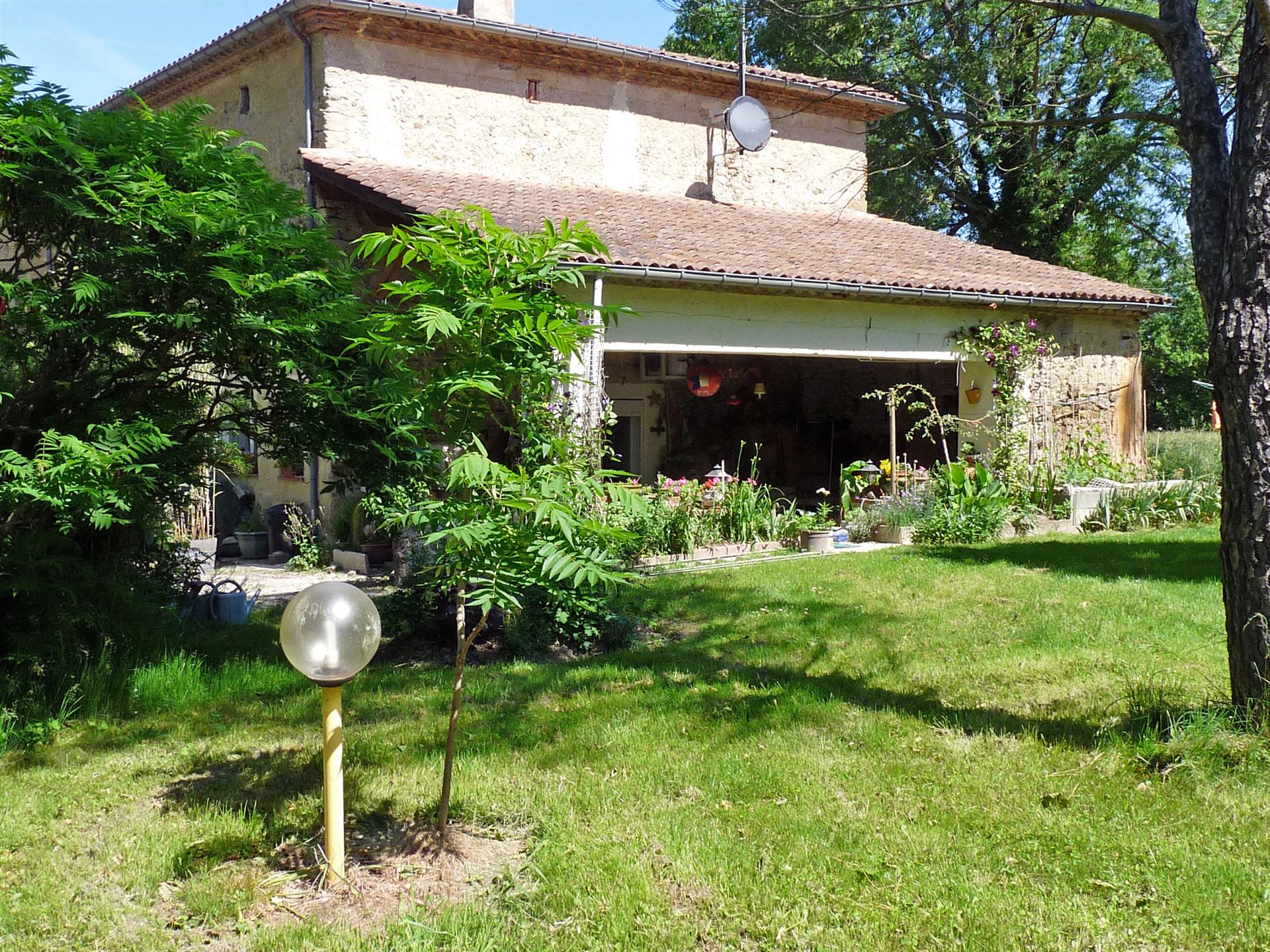 Adorável Personagem Família Stone Farm-House & Three Holiday Houses (gites) com Piscina Aquecida em