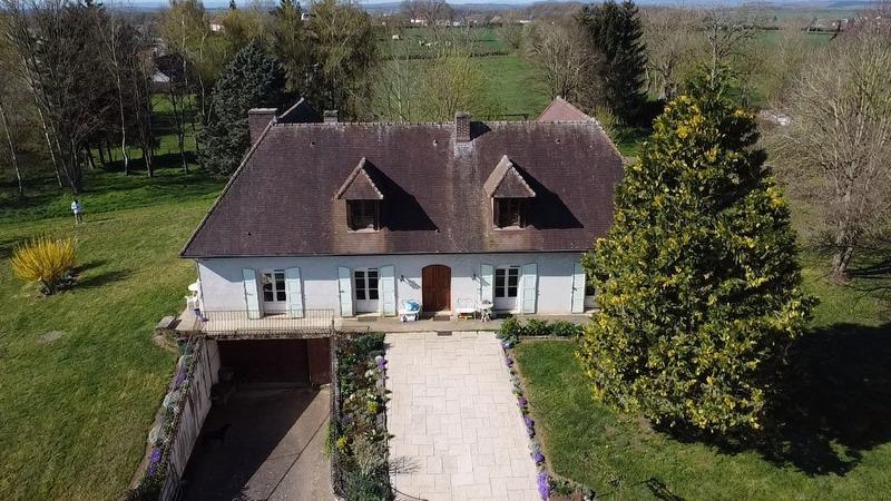 Superb bourgeois house of 344 m2 on the ground on an enclosed plot of 4200M2