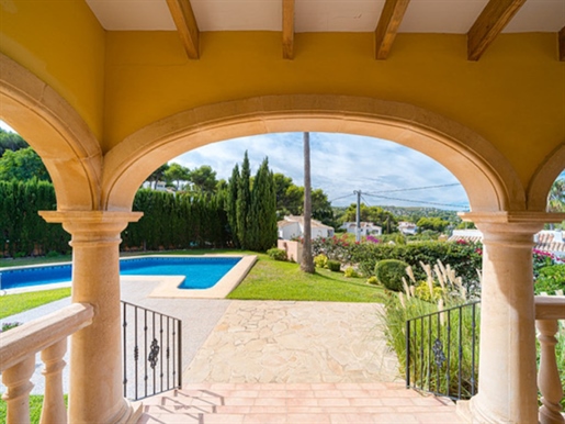 Villa de style méditerranéen à vendre à Jávea
